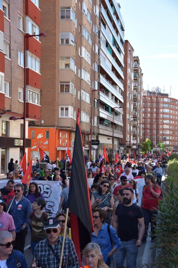 Masiva manifestación por el 1º de mayo de los sindicatos de clase