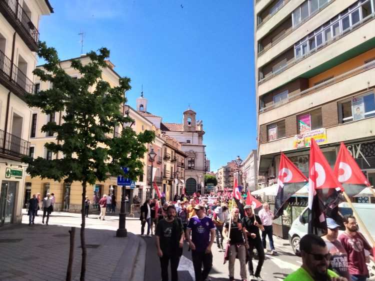 Masiva manifestación por el 1º de mayo de los sindicatos de clase