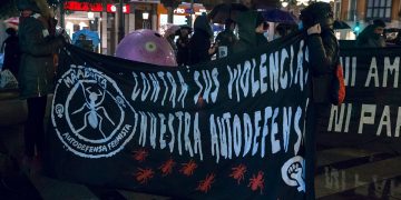 Cientos de personas han secundado este 25 N la manifestación convocada por el Bloque Crítico Feminista