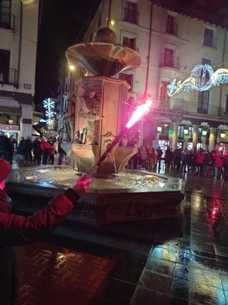Cientos de personas han secundado este 25 N la manifestación convocada por el Bloque Crítico Feminista