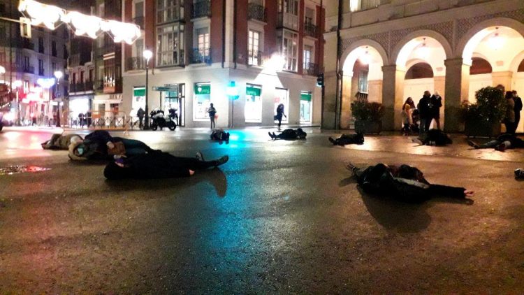 Cientos de personas han secundado este 25 N la manifestación convocada por el Bloque Crítico Feminista