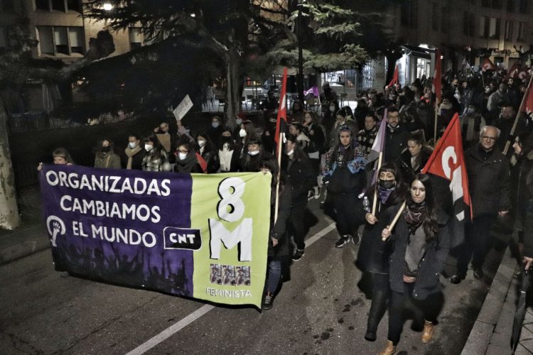 Más de un millar de personas ha apoyado la convocatoria de manifestación del Bloque Crítico Feminista