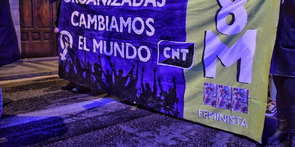 Más de un millar de personas ha apoyado la convocatoria de manifestación del Bloque Crítico Feminista