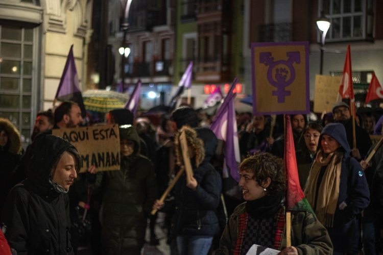 Un millar de personas en la manifestación del Bloque Crítico Feminista