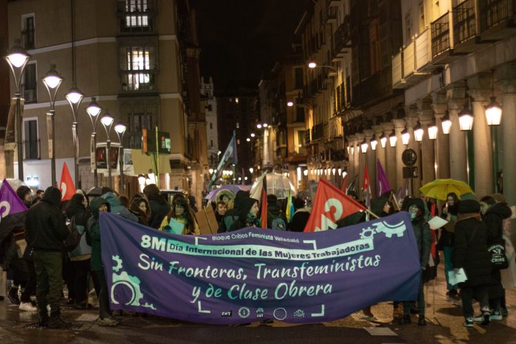 Un millar de personas en la manifestación del Bloque Crítico Feminista
