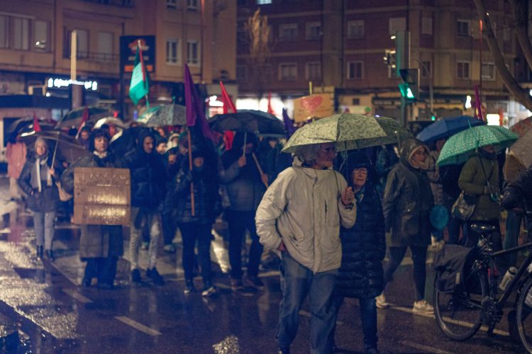 Un millar de personas en la manifestación del Bloque Crítico Feminista