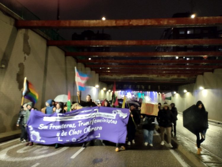 Un millar de personas en la manifestación del Bloque Crítico Feminista