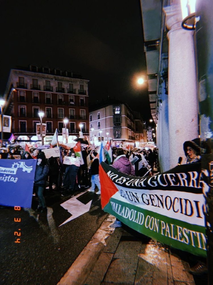 Un millar de personas en la manifestación del Bloque Crítico Feminista