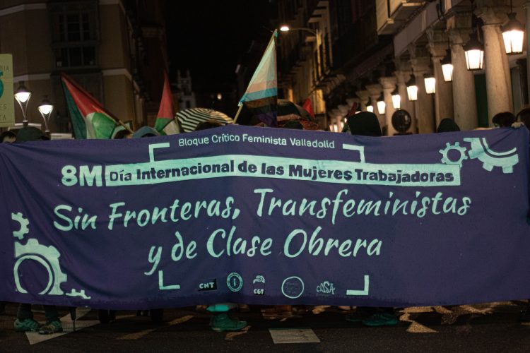Un millar de personas en la manifestación del Bloque Crítico Feminista