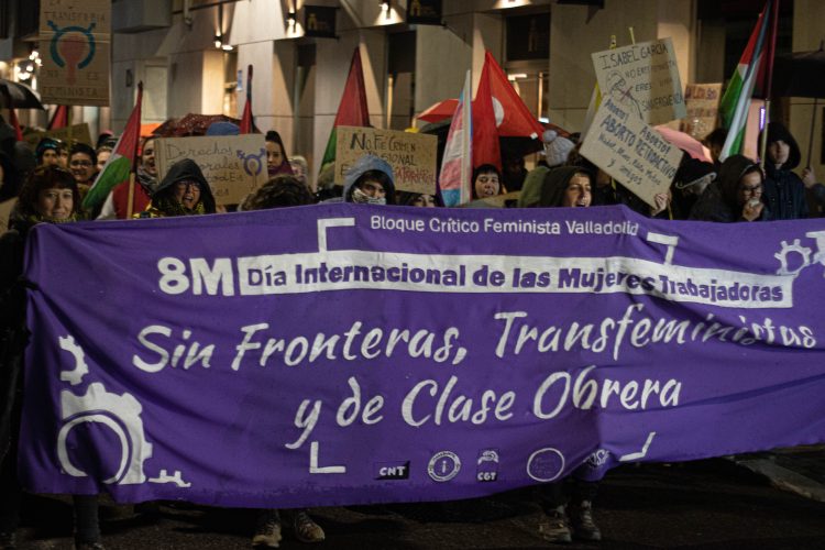Un millar de personas en la manifestación del Bloque Crítico Feminista