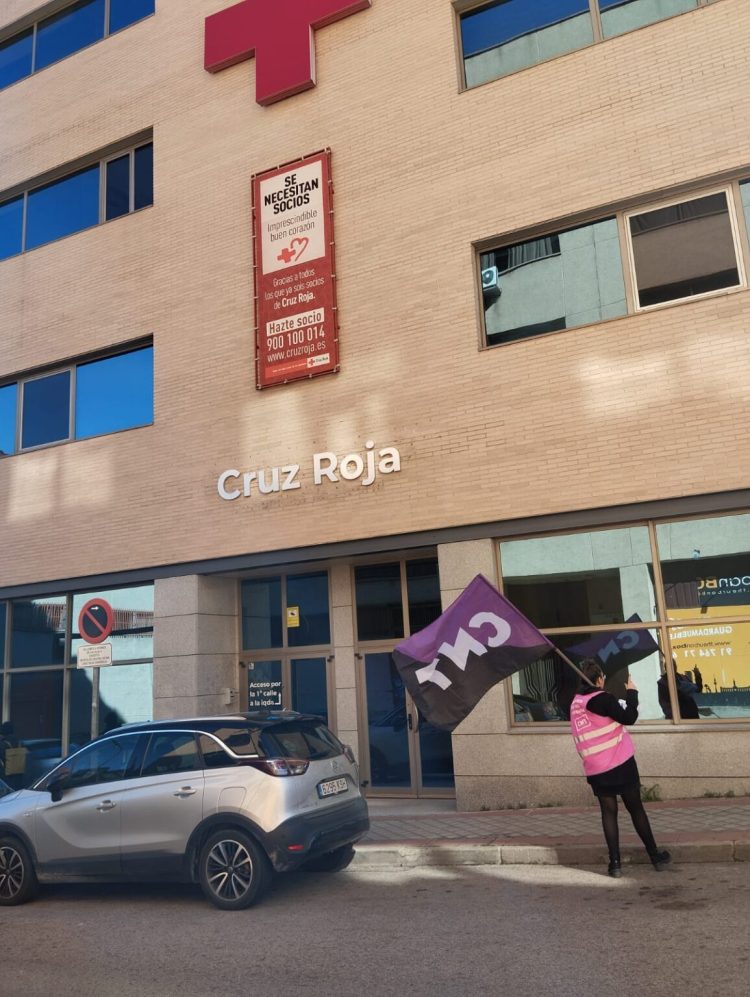 Éxito rotundo ayer en la jornada de lucha estatal de CNT por el caso de acoso en Cruz Roja Valladolid