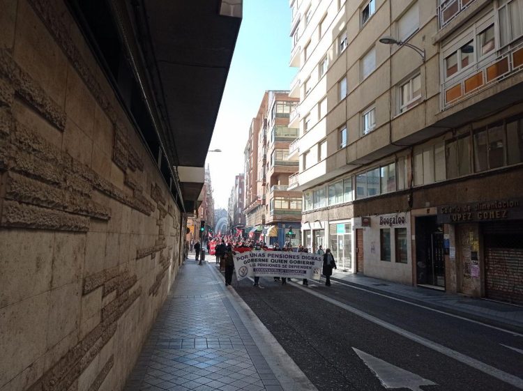 300 personas protestan el sábado contra las reformas de las pensiones