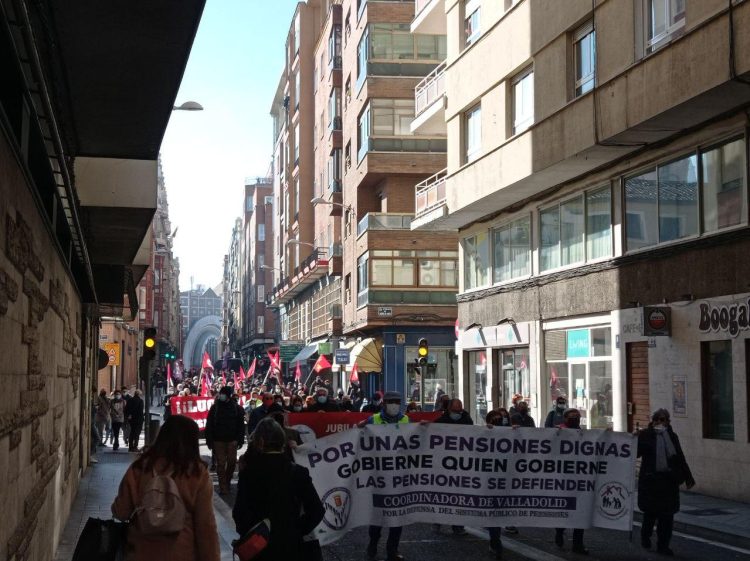 300 personas protestan el sábado contra las reformas de las pensiones