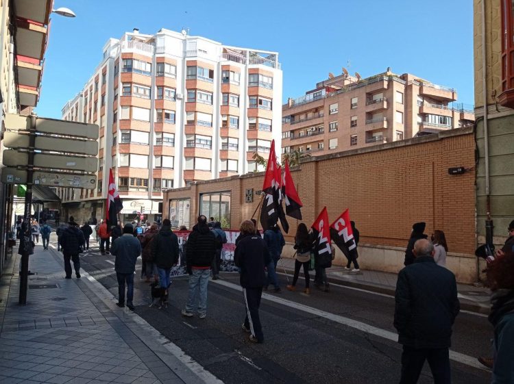 300 personas protestan el sábado contra las reformas de las pensiones