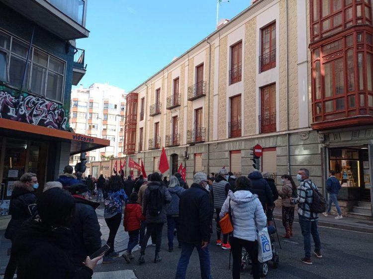 300 personas protestan el sábado contra las reformas de las pensiones
