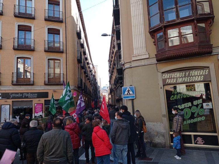 300 personas protestan el sábado contra las reformas de las pensiones