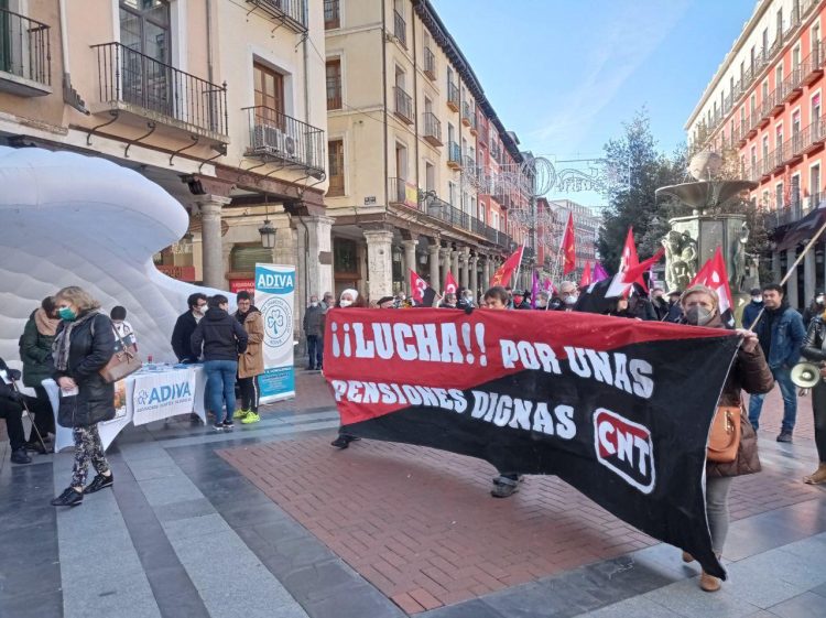 300 personas protestan el sábado contra las reformas de las pensiones