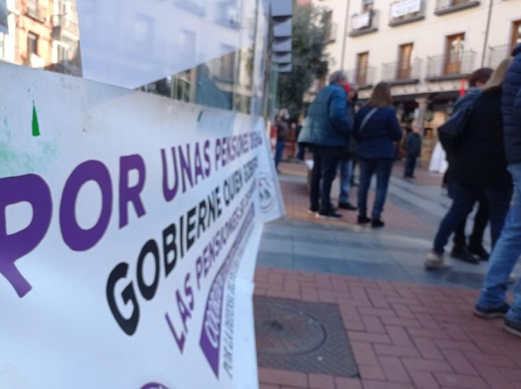 300 personas protestan el sábado contra las reformas de las pensiones