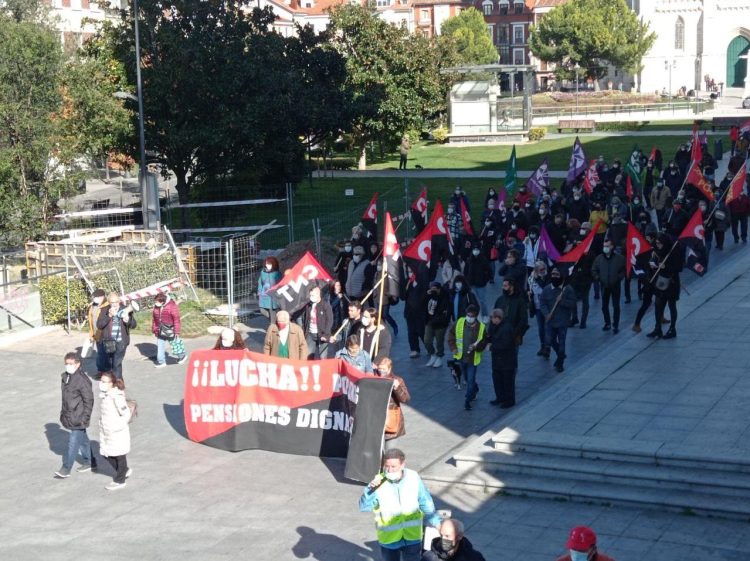 300 personas protestan el sábado contra las reformas de las pensiones
