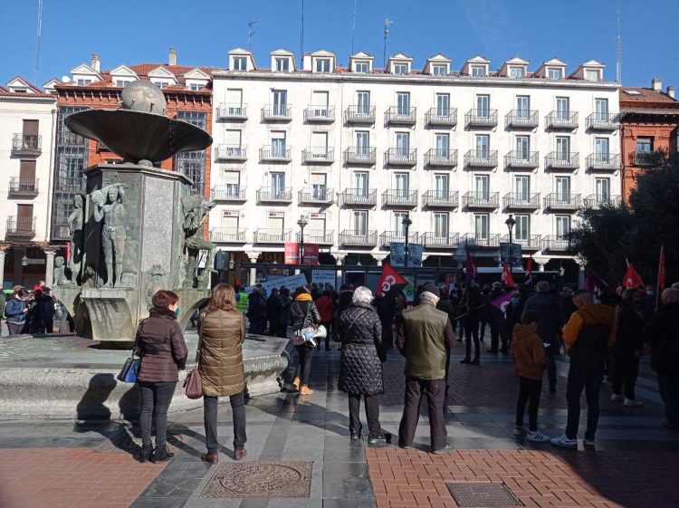 300 personas protestan el sábado contra las reformas de las pensiones