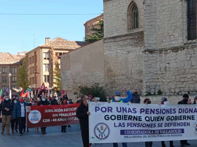 300 personas protestan el sábado contra las reformas de las pensiones