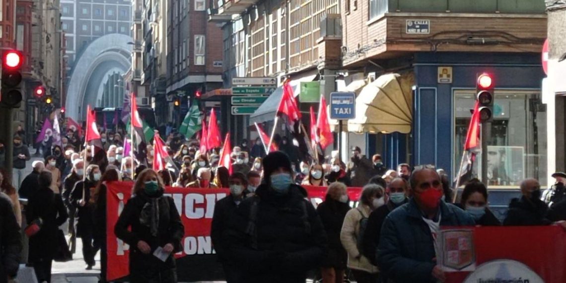 300 personas protestan el sábado contra las reformas de las pensiones