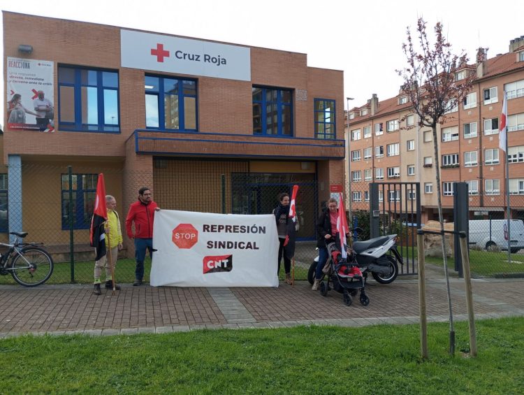 Éxito rotundo ayer en la jornada de lucha estatal de CNT por el caso de acoso en Cruz Roja Valladolid