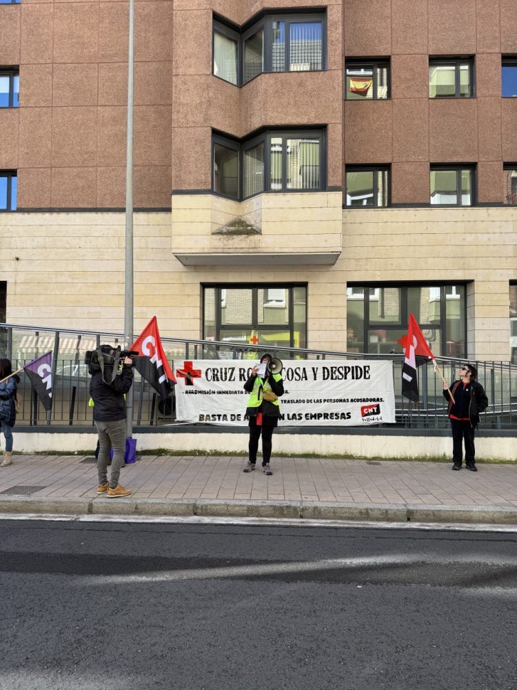 Éxito rotundo ayer en la jornada de lucha estatal de CNT por el caso de acoso en Cruz Roja Valladolid