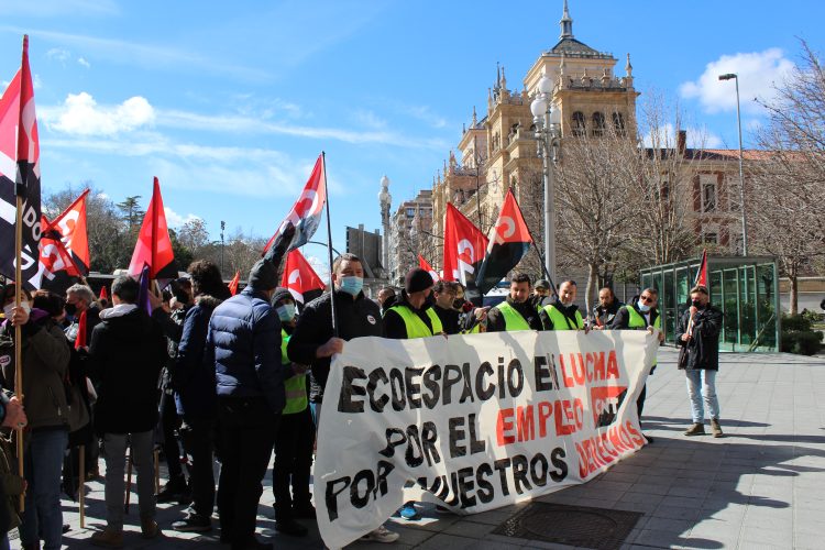 Ecoespacio despide, CNT responde