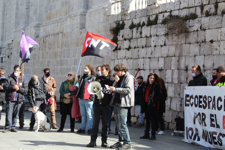 Ecoespacio despide, CNT responde