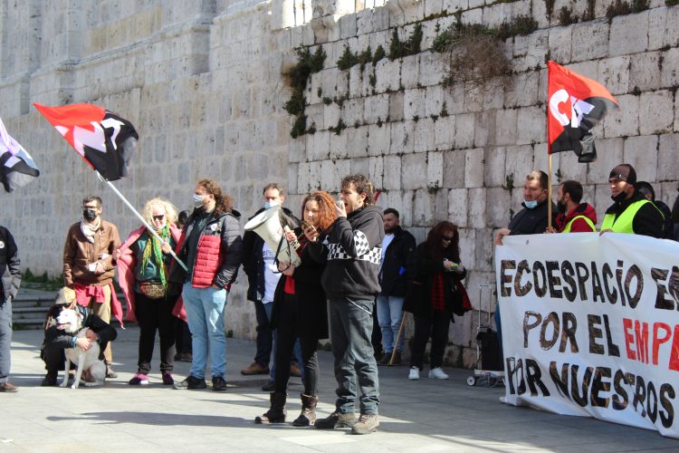 Ecoespacio despide, CNT responde