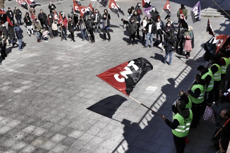 Ecoespacio despide, CNT responde