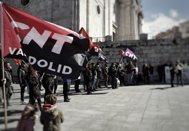 Ecoespacio despide, CNT responde