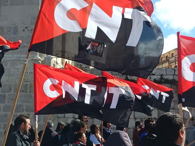 Ecoespacio despide, CNT responde