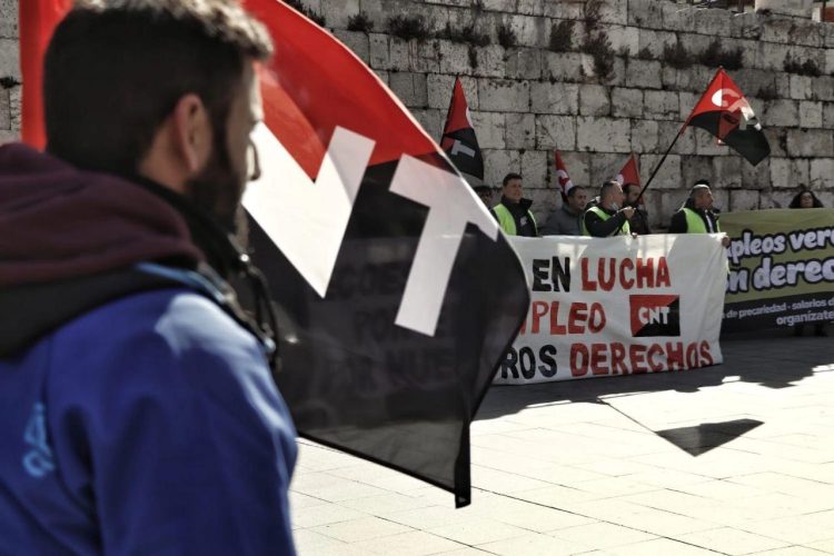 Ecoespacio despide, CNT responde