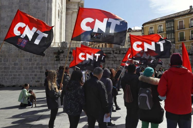 Ecoespacio despide, CNT responde