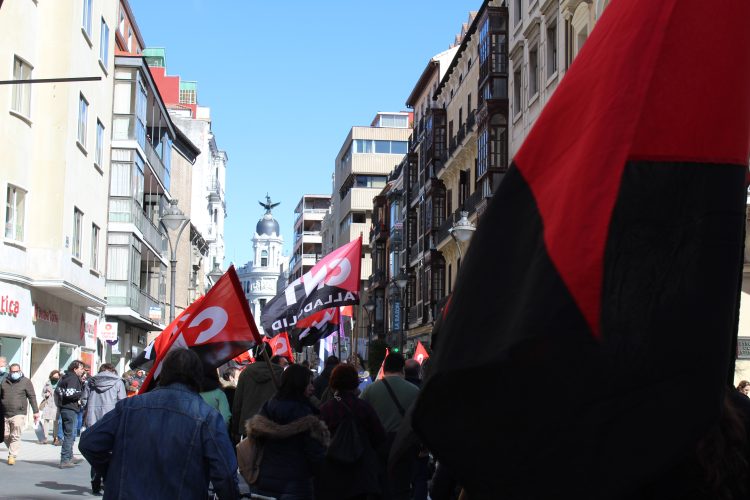 Ecoespacio despide, CNT responde