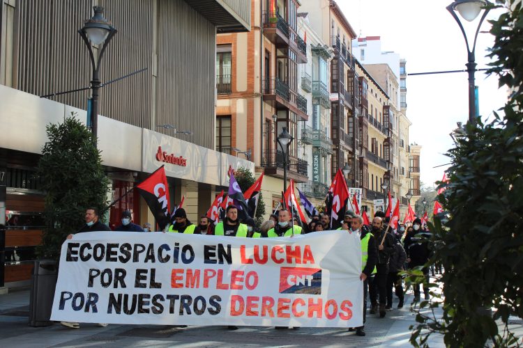 Ecoespacio despide, CNT responde