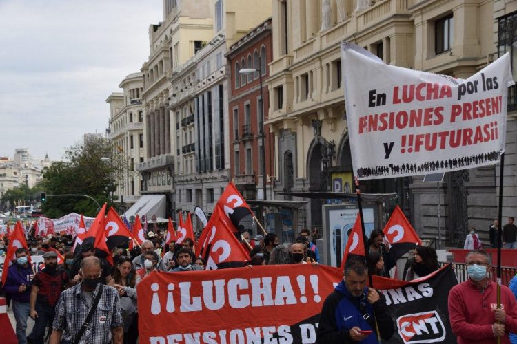 Crónica de la manifestación del 16 de octubre, de la Caja de las pensiones lo que nos sobran son ladrones