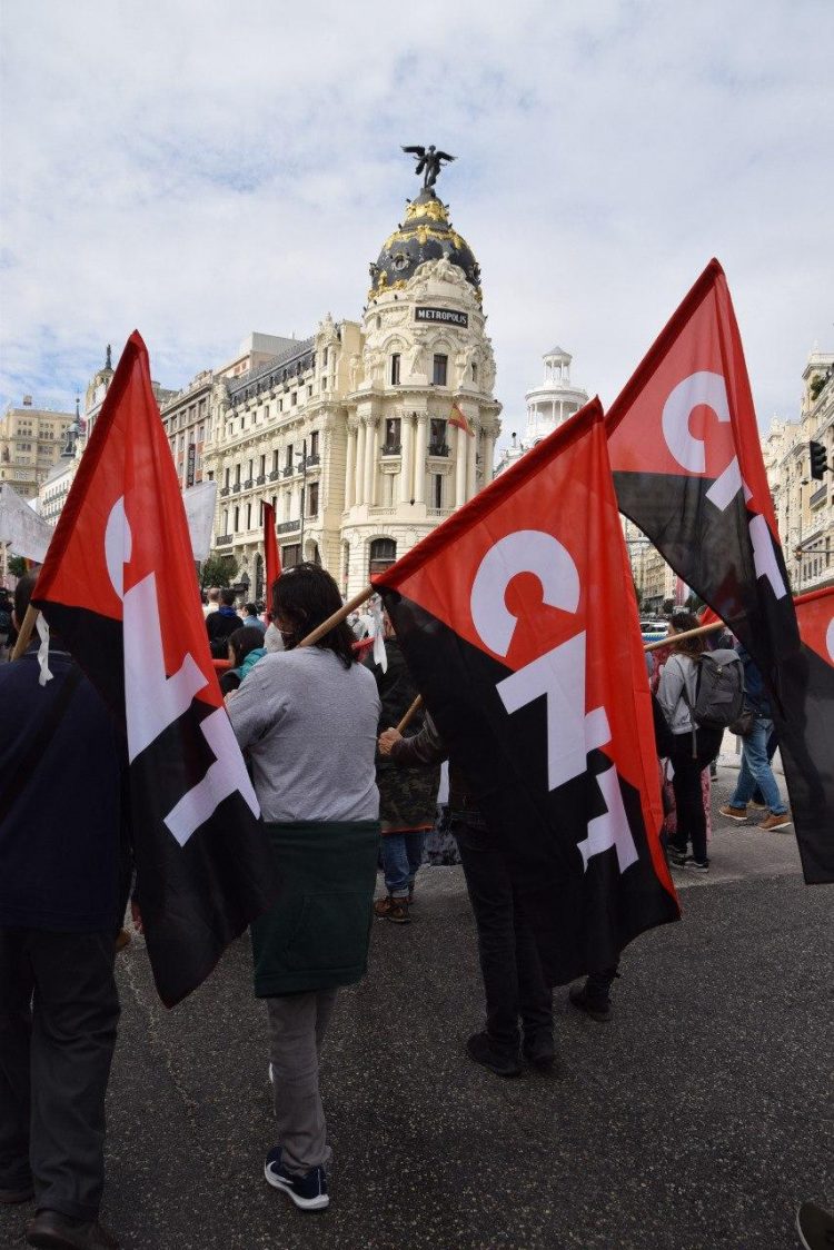 Crónica de la manifestación del 16 de octubre, de la Caja de las pensiones lo que nos sobran son ladrones