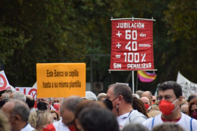 Crónica de la manifestación del 16 de octubre, de la Caja de las pensiones lo que nos sobran son ladrones