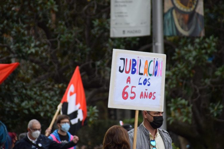 Crónica de la manifestación del 16 de octubre, de la Caja de las pensiones lo que nos sobran son ladrones