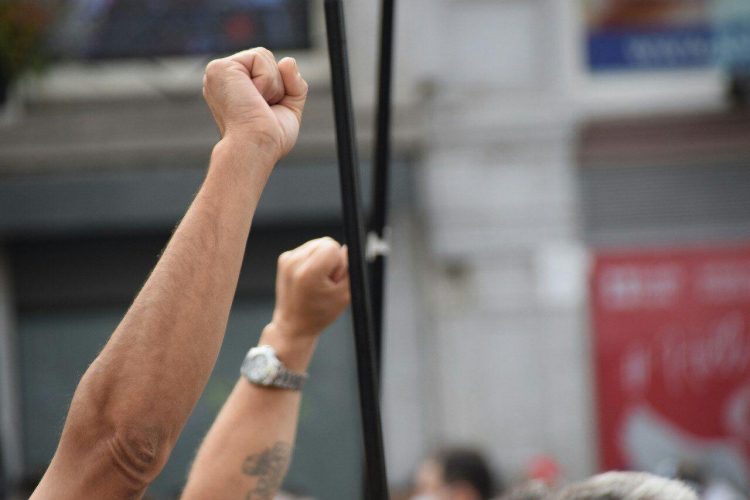 Crónica de la manifestación del 16 de octubre, de la Caja de las pensiones lo que nos sobran son ladrones