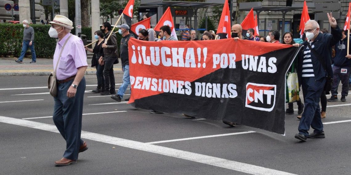 Crónica de la manifestación del 16 de octubre, de la Caja de las pensiones lo que nos sobran son ladrones