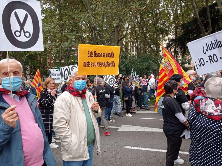 Crónica de la manifestación del 16 de octubre, de la Caja de las pensiones lo que nos sobran son ladrones