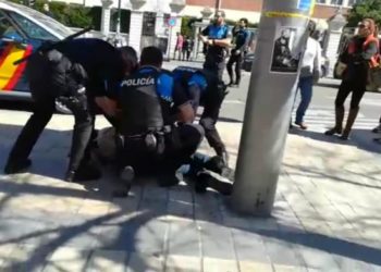 [Vídeo] Entrevista a una de las detenidas por «increpar» a una mesa de Vox en Delicias