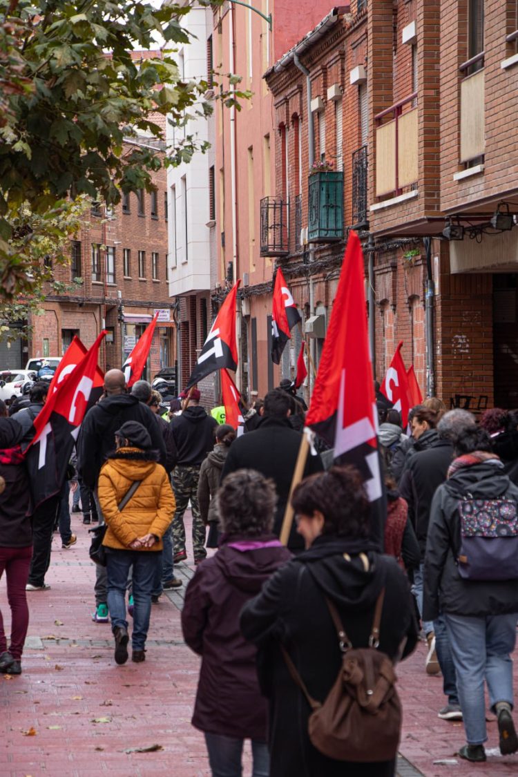 CNT se manifiesta en las Delicias en favor las limpiadoras en huelga de SOLDELIM 2016