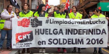 CNT se manifiesta en las Delicias en favor las limpiadoras en huelga de SOLDELIM 2016