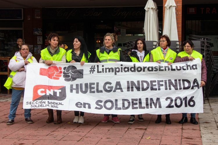 CNT se manifiesta en las Delicias en favor las limpiadoras en huelga de SOLDELIM 2016