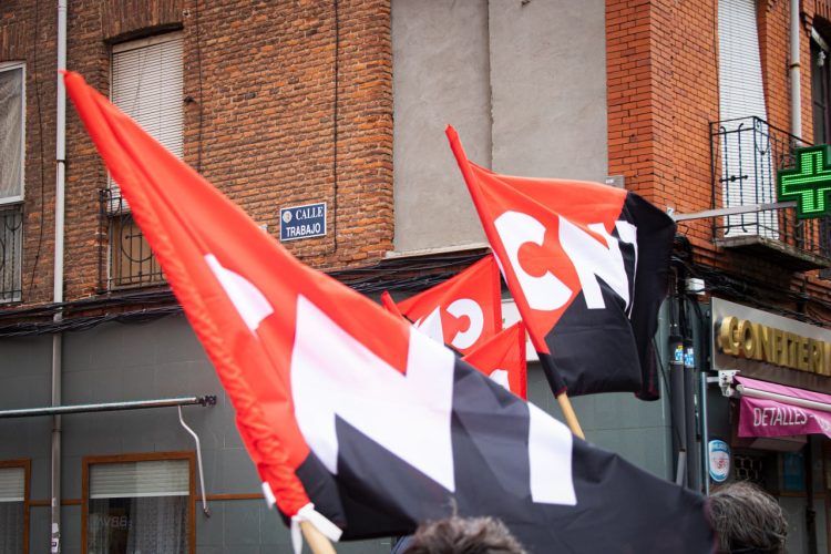 CNT se manifiesta en las Delicias en favor las limpiadoras en huelga de SOLDELIM 2016